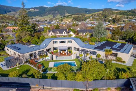 Photo of property in 6 Ardilea Avenue, Stoke, Nelson, 7011