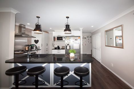 Photo of property in 35 Waverton Terrace, Churton Park, Wellington, 6037