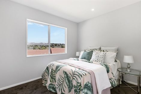 Photo of property in 9 Atlantis Place, Totara Vale, Auckland, 0629