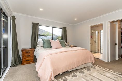 Photo of property in 50 Cairns Crescent, Rototuna, Hamilton, 3210