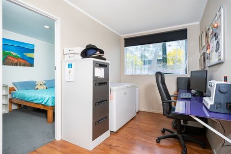 Photo of property in 137 Tawa Road, Kumeu, 0891