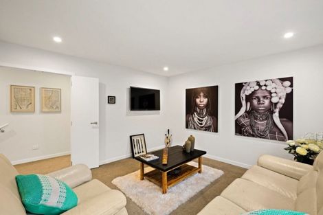 Photo of property in 2 Nikau Way, Riverhead, 0820