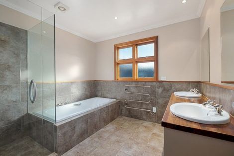 Photo of property in 32 Old Station Avenue, Wanaka, 9305