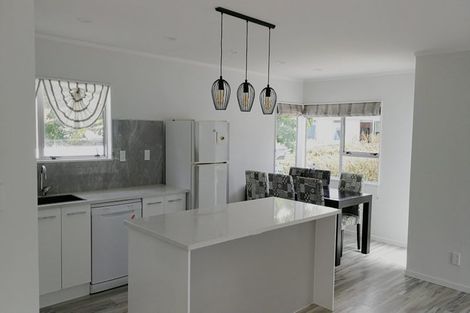 Photo of property in 1/41 Yeovil Road, Te Atatu Peninsula, Auckland, 0610