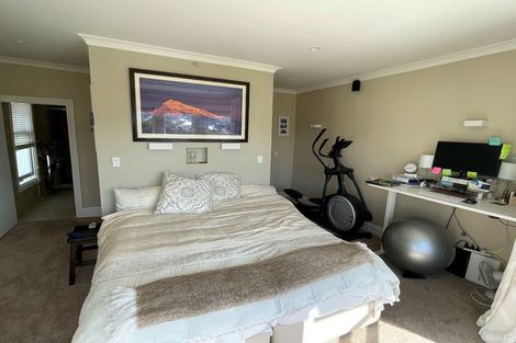 Photo of property in 44 Hawker Street, Mount Victoria, Wellington, 6011