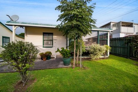 Photo of property in 4/70-76 Whiteley Street, Moturoa, New Plymouth, 4310