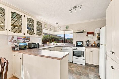 Photo of property in 2 Warwick Place, Springvale, Whanganui, 4501