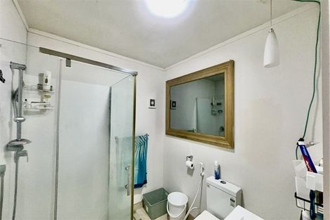 Photo of property in 4 Hillary Heights Avenue, Glendene, Auckland, 0602