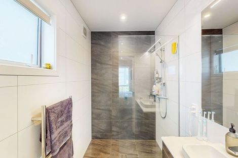 Photo of property in 2/74 Jubilee Road, Khandallah, Wellington, 6035