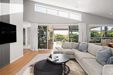 Photo of property in 140 Saint James Drive, Huntington, Hamilton, 3210