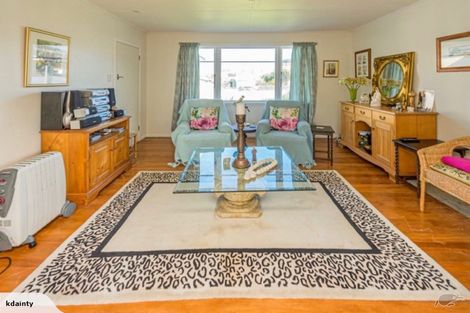 Photo of property in 188 Cornfoot Street, Castlecliff, Whanganui, 4501