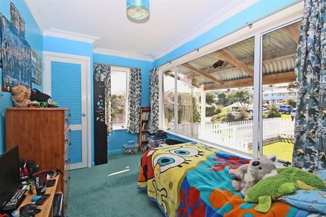 Photo of property in 115 Harbour View Road, Omokoroa, 3114