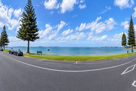 Photo of property in 25a The Esplanade, Eastern Beach, Auckland, 2012