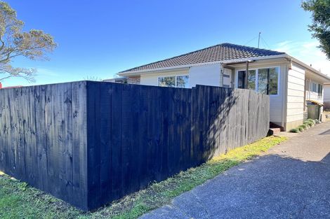 Photo of property in 1/7 Mcinnes Road, Weymouth, Auckland, 2103