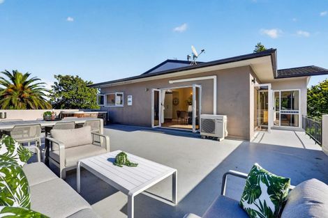 Photo of property in 873 Waitakere Road, Kumeu, 0891