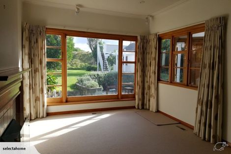 Photo of property in 12 Maire Street, Eastbourne, Lower Hutt, 5013
