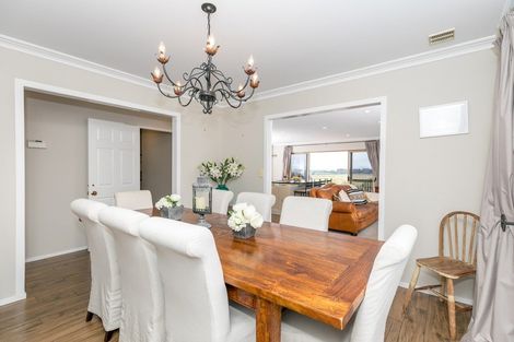 Photo of property in 17 Greenfield Drive, Western Heights, Hamilton, 3200