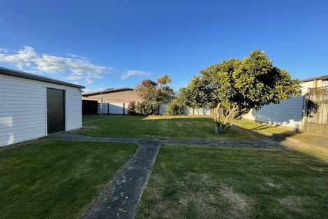 Photo of property in 11 Milverton Avenue, Hokowhitu, Palmerston North, 4410