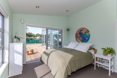 Photo of property in 42 Kent Avenue, Waitarere Beach, Levin, 5510