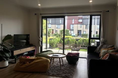 Photo of property in 10/71 Hobsonville Road, Hobsonville, Auckland, 0616