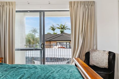 Photo of property in 12 Roy Maloney Drive, Henderson, Auckland, 0612