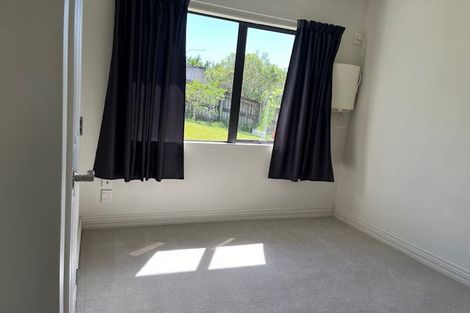 Photo of property in 35 Ballymore Drive, Pinehill, Auckland, 0632