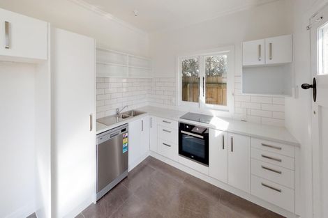 Photo of property in 26 Milverton Avenue, Hokowhitu, Palmerston North, 4410