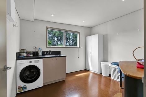 Photo of property in 129 Richmond Road, Brixton, New Plymouth, 4373