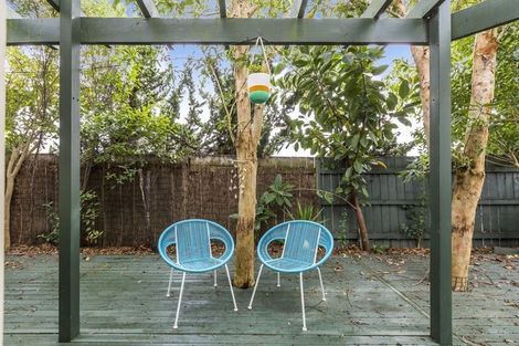 Photo of property in 18b Holiday Road, Stanmore Bay, Whangaparaoa, 0932