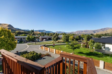 Photo of property in 4 Coburn Place, Lake Hayes, Queenstown, 9304
