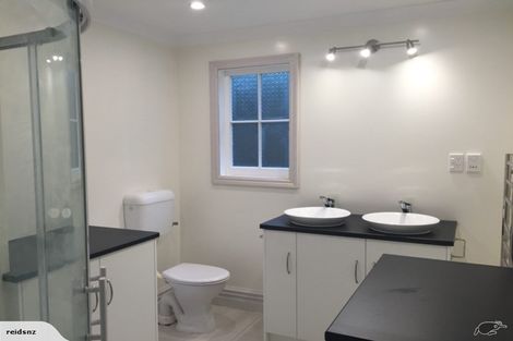 Photo of property in 12 Governor Road, Northland, Wellington, 6012