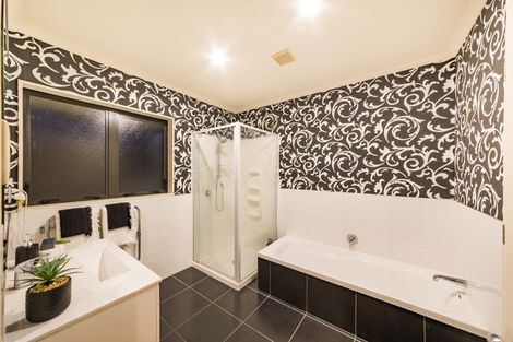 Photo of property in 39 Rosalie Terrace, Kelvin Grove, Palmerston North, 4414