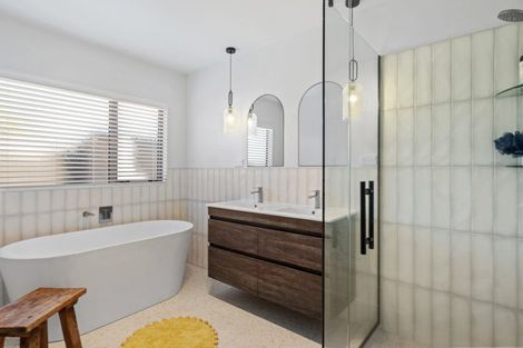 Photo of property in 130a Wairau Road, Oakura, 4314