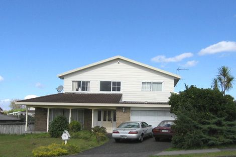 Photo of property in 82 Lagoon Way, West Harbour, Auckland, 0618