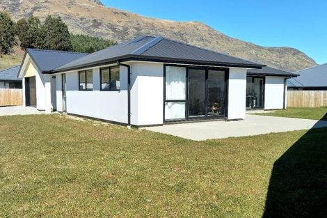 Photo of property in 6 Tudor Lane, Lower Shotover, Queenstown, 9304