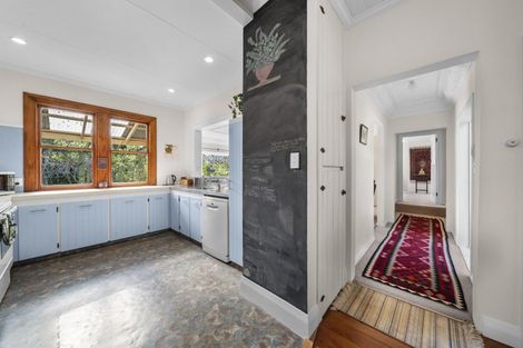 Photo of property in 190 Regent Street, Martinborough, 5711