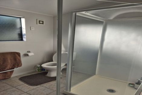 Photo of property in 56a Taikata Road, Te Atatu Peninsula, Auckland, 0610