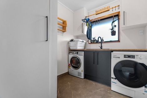 Photo of property in 28 Lachlan Drive, Dinsdale, Hamilton, 3204