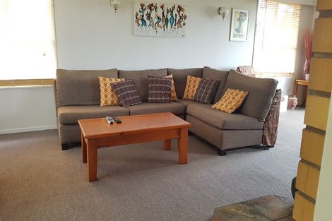 Photo of property in 78a Sunset Road, Unsworth Heights, Auckland, 0632