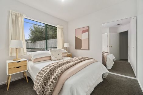 Photo of property in 15 Preston Avenue, Henderson, Auckland, 0610