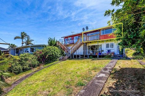 Photo of property in 2/18 Fowler Street, Northcote, Auckland, 0627