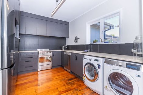 Photo of property in 52 Storey Avenue, Forest Lake, Hamilton, 3200