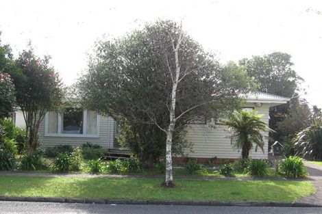 Photo of property in 3 Yeovil Road, Te Atatu Peninsula, Auckland, 0610