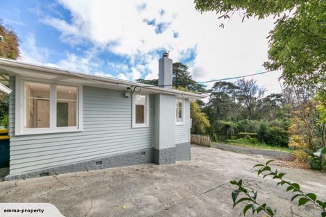 Photo of property in 5 Henderson Valley Road, Henderson, Auckland, 0612