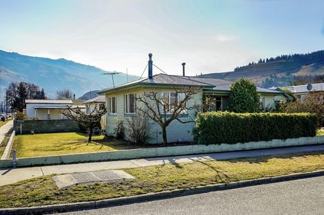 Photo of property in 10 Whitby Street, Clyde, 9330