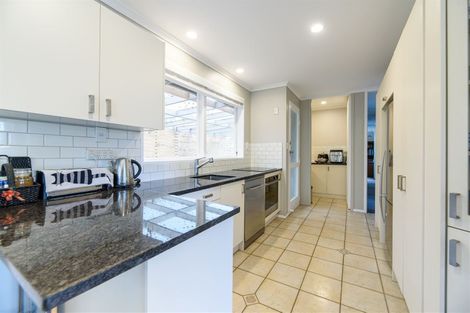 Photo of property in 23 Malters Place, Browns Bay, Auckland, 0630