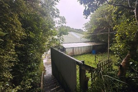 Photo of property in 88 Newlands Road, Newlands, Wellington, 6037