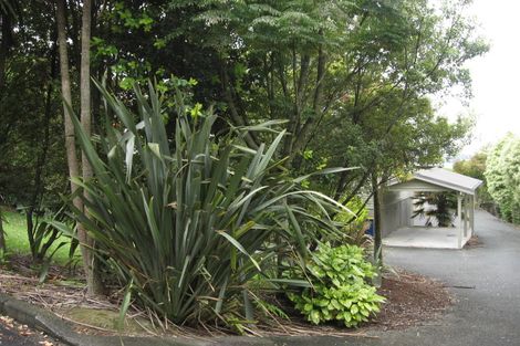 Photo of property in 2/539 Glenfield Road, Glenfield, Auckland, 0629