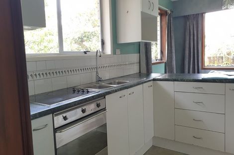 Photo of property in 5 St Catherine Crescent, West Harbour, Auckland, 0618