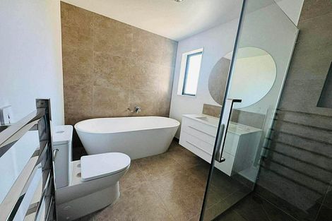 Photo of property in 17 Akoranga Place, Hornby, Christchurch, 8042